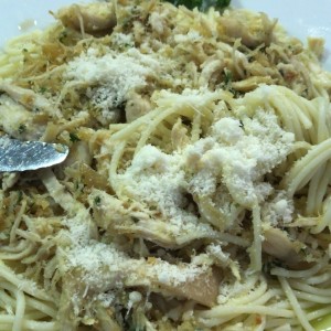 Pasta con Pollo al Oleo