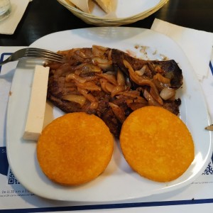 Bistec de Higado con Tortilla