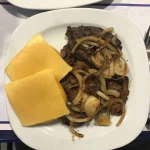 Bistec de Higado Encebollado