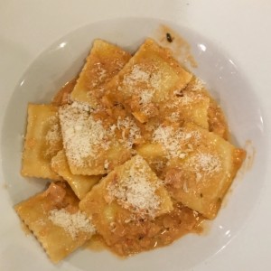 raviolis de queso con salmon