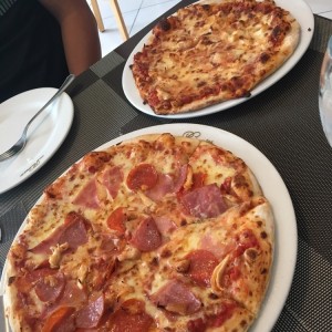 Pizza Rinos y de Pollo