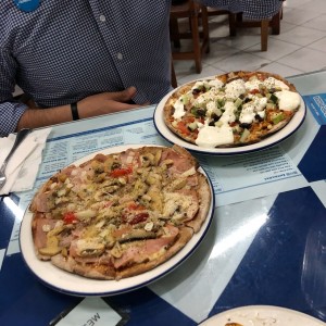 Ladopizza y athens Pizza. la m