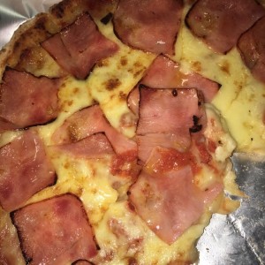 pizza de jamon con queso