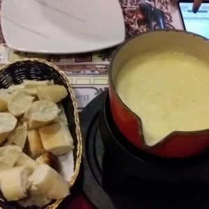 fondue de queso con kirsch