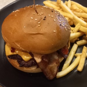 Hamburguesas - La Yeyesita burger