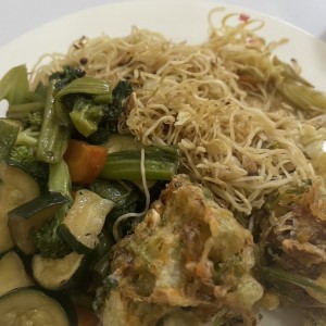 Chow Mein Con Vegetales