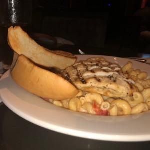 TWISTED MAC, CHICKEN & CHEESE