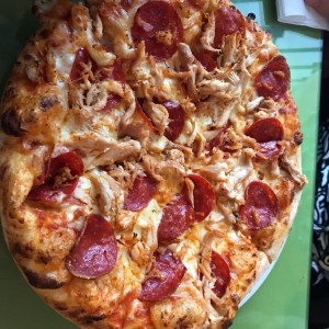 Pizza de Pollo con Peperoni ??