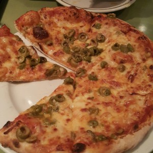 pizza de aceitunas verdes