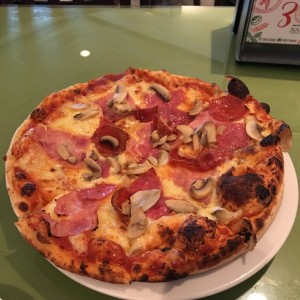 Pizza Napoli. 