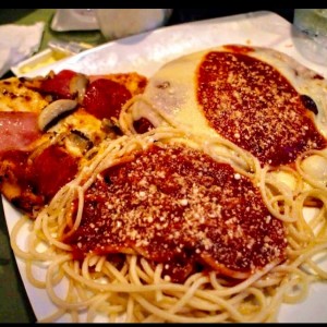 Pollo Parmigiana con Spaghetti