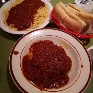 spaghetti y lasagna a la bolognesa