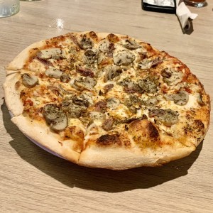 Pizza de Anchoas con Hongos
