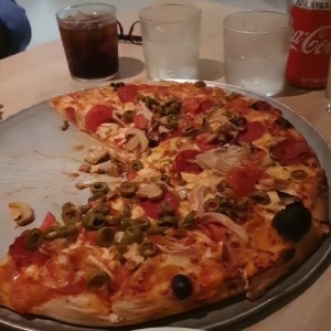 Pizzas - Vegetales, peperoni y pollo