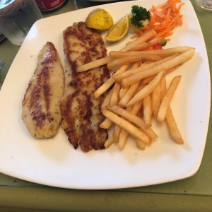 corvina al ajillo con papas