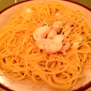 Spaghettini al aglio e olio con langostinos