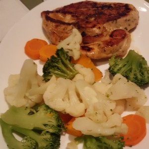 Pollo a la plancha con vegetales