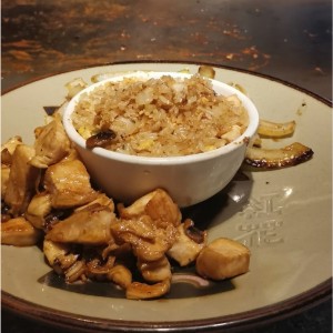 Pollo teriyaki con arroz frito 