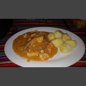 Corvina Delicias del Mar, con papas cocidas.