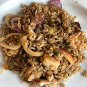 Arroz chaufa de mariscos