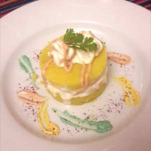 Causa de camarones. 