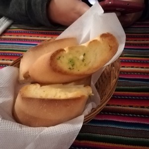 Pan con Ajo de la casa