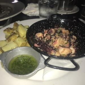 Pulpo con Chimichurri