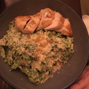 ensalada caesar con pollo