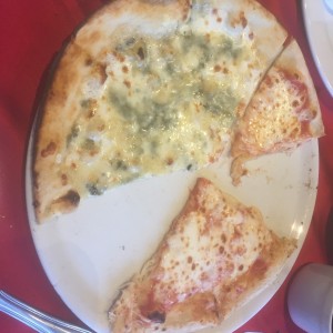 pizza margarita y 4 quesos