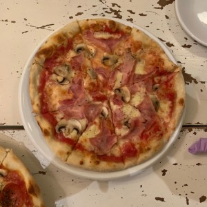 pizza de hobgos y jamon