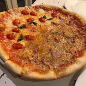 Pizza mitad Manuela mitad Italia