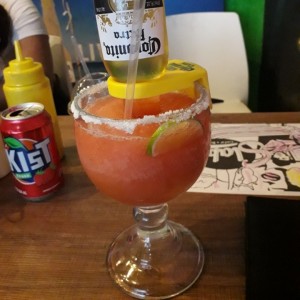 Margarita Coronada de Fresa