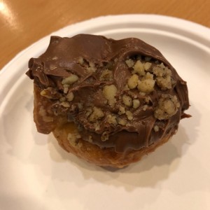 Croissant de nutella y nueces