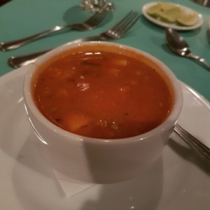 sopa de marisco en salsa roja