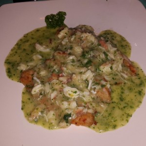 Guabina con centollo en salsa verde