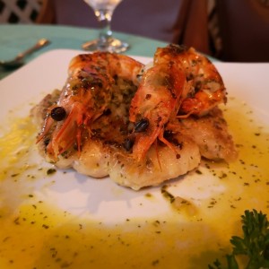 corvina con langostinos