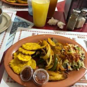 bistec picado con patacones