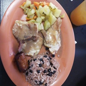 Plato de pernil 