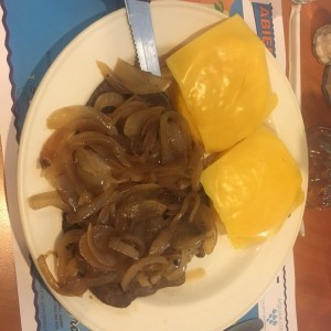 Bistec encebollado con Tortulla