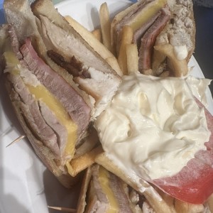 Emparedados /Sandwiches - Club Sandwich