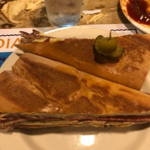 emparedado cubano