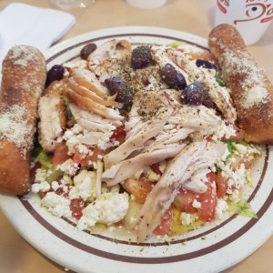 Ensalada Griega con Pollo