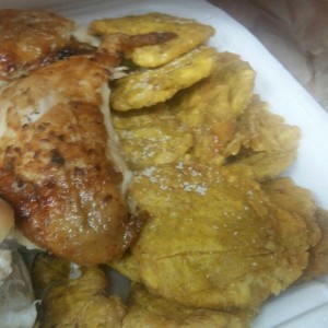 Pollo Asado con Patacones