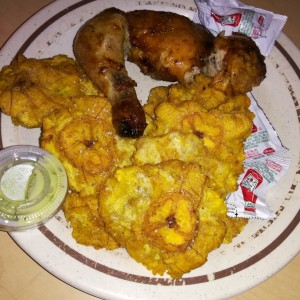 Pollo con patacones