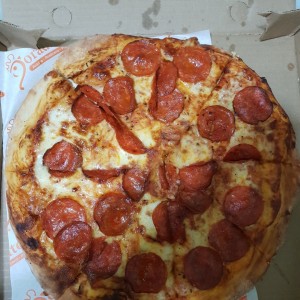 pizza regular de peperonni