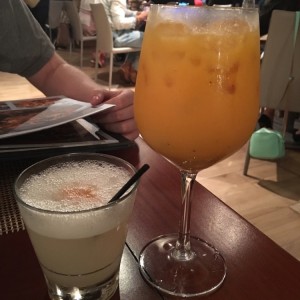 Pisco y Virgin cocktail de maracuya