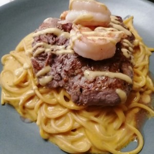 Spaguetti a la huancaina con lomo