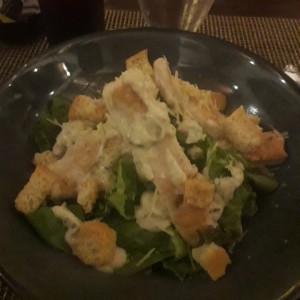 ENSALADA CAESARS DE POLLO