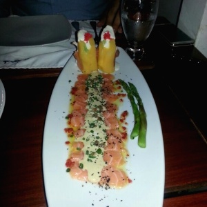 Tiradito de salmon con causa