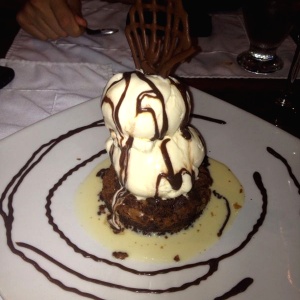 Brownie con helado